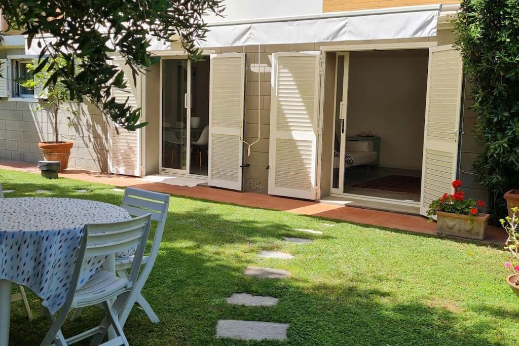 Apartamento In Giardino Da Tommaso Livorno Exterior foto